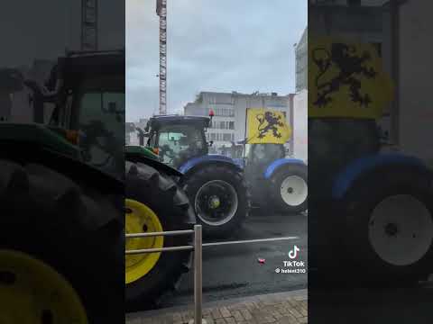 Les agriculteurs Belges  attaqué  aux Canon a eaux a Bruxelles 🇧🇪🧑‍🌾 #agriculture #manifestation
