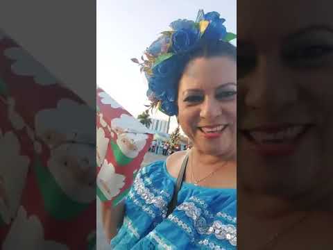Preparando los Altales de la Virgen Maria en Miami Dade de la Comunidad Nicaraguense Karla Ordenana