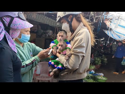 Mimi Kuku goes to the New Year market 2022 (P1)