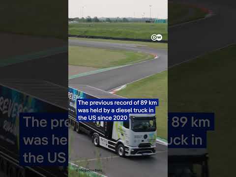 World record: How far can YOU drive a truck… Backwards? | DW News