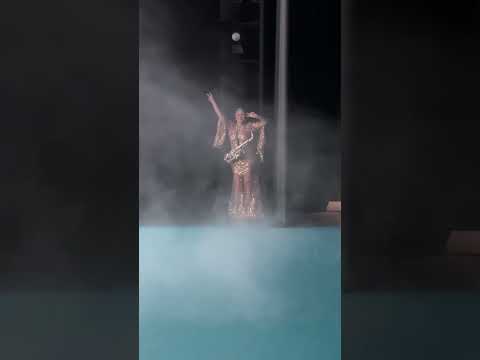 Всем слушателям шлю огромное сердце