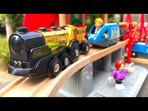Thomas the Tank Engine & Brio☆Two stations, a large bridge, and a rocky mountain tunnel course