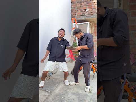 Mere Bahiya Ka Hath Mat Kaato 😱 #shorts #ytshorts #viralvideos