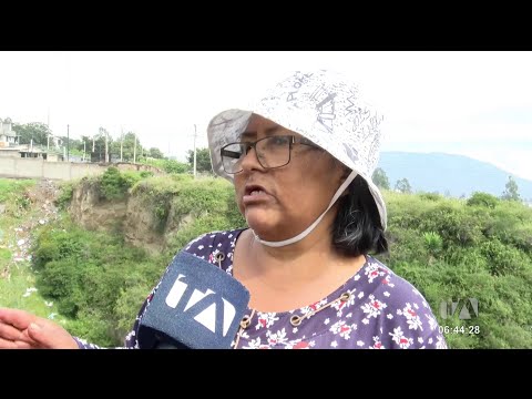 El taponamiento de quebradas por su uso irresponsable genera un gran problema en Quito