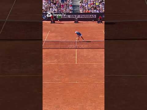 Hubert Hurkacz Hits Outrageous Tweener In Rome! 😱