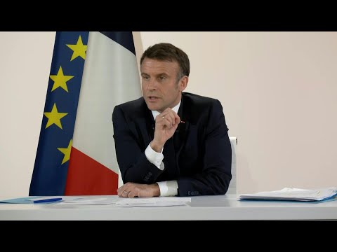 Macron n'a aucun regret d'avoir défendu la présomption d'innocence de Depardieu | AFP Extrait