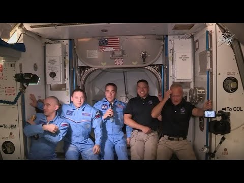 La capsule de SpaceX s'est amarrée, les astronautes américains sont dans l'ISS
