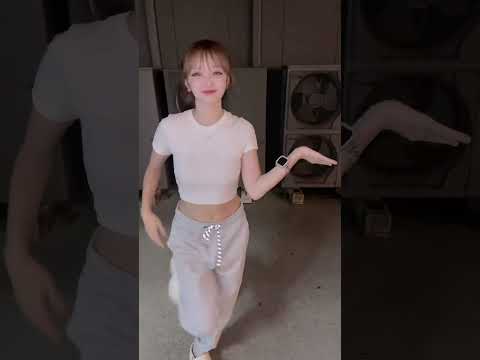 少し大人っぽい格好してみた。普段とこっち、みんなはどっちがいい？　　　　#jk #shorts