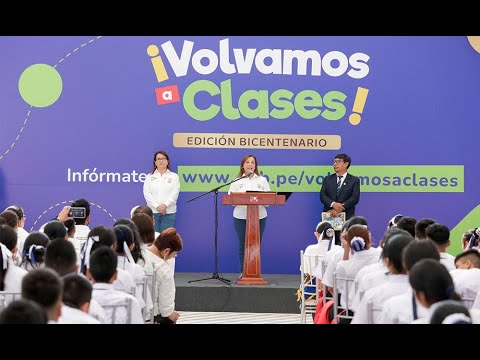 Presidenta Dina Boluarte participó en el inicio del año escolar en Comas y Los Olivos