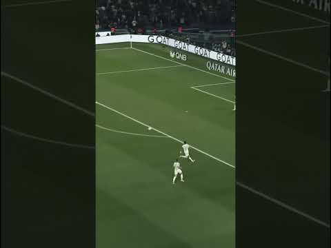 Kolo Muani’s speed 😳⚡️ #football #ligue1 #psg #sport #foot #sports #soccer #ligue1mcdonalds