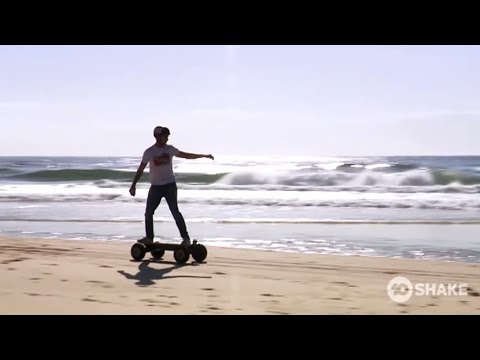 Surfers Paradise beach skate on Epic Electric Skateboards