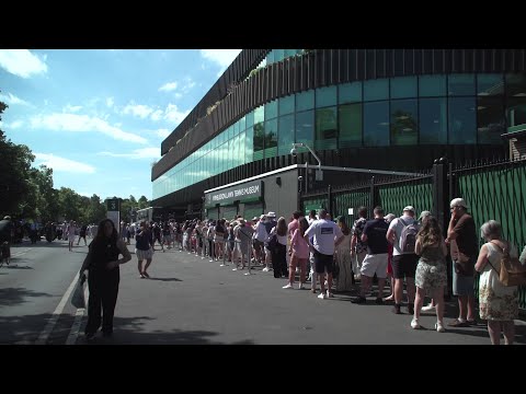 Tennis fans brave heat as Wimbledon tennis championship opens | AFP