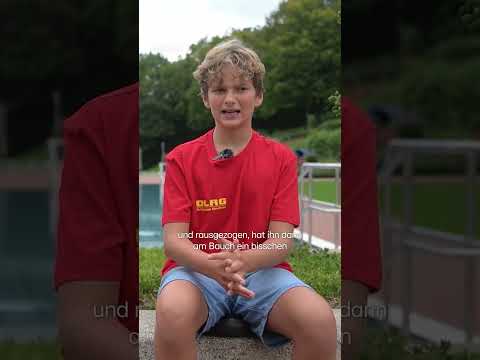 Zwei Schulkinder retten einen Vierjährigen vor dem Ertrinken. #shorts #Redaktion