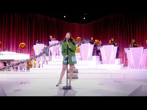 Laufey - Christmas Magic (Live on The Graham Norton Show)