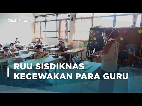 Alasan Perhimpunan Guru Kecewa dengan RUU Sisdiknas | Katadata Indonesia