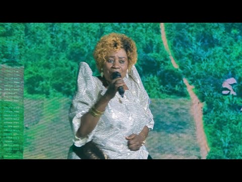 Abakyala Kyatutonderwa Harriet Ssanyu live at Fred Sebatta in Concert.
