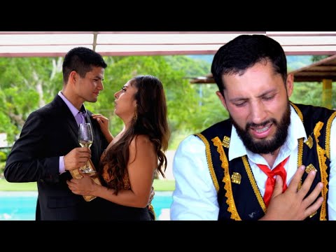 Dejo a su esposo por ser un mariachi y sefue con un millonario que le hizo sufrir.