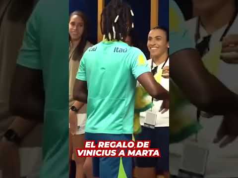 VINICIUS regala su camiseta a una LEYENDA BRASILEÑA y esta es su REACCIÓN