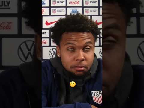 ¡La cara de Weston McKennie!  Ricardo Pepi sorprende con su español #shorts