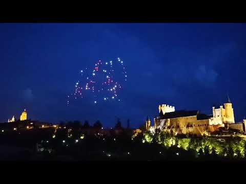 Ferias y Fiestas San Juan y San Pedro Segovia 2024. Espectáculo de drones, Fantasía.  25/6/2024