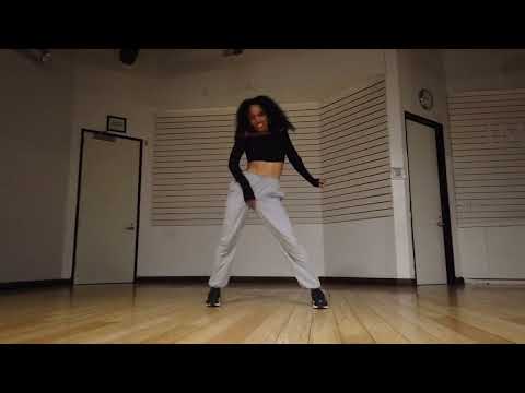 Dominique Domingo// Ravyn Lenae “Xtasy”// Cat Rendic Choreography