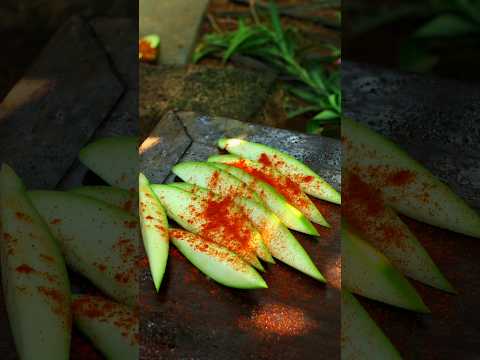 😋 Spicy Raw Mango pickle🤤||#shorts #villagelife #masala #food