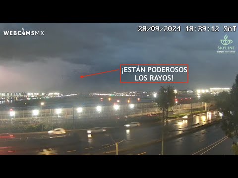 ? #CDMX | Rayos poderosos y fuerte #lluvia. La capital #EnVivo