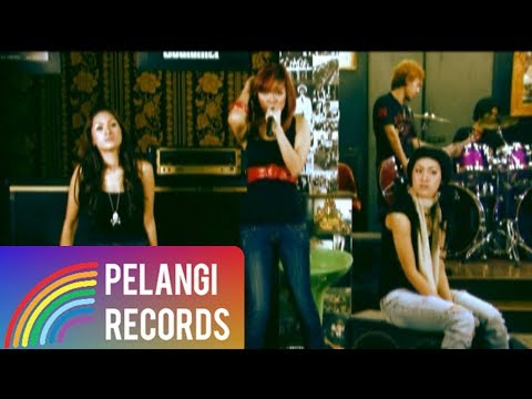 Dewi Dewi - Takkan Ada Cinta Yang Lain | Official Music Video