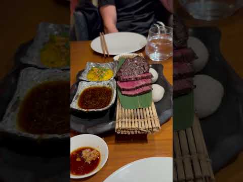 Как жарят мясо в японском ресторане?