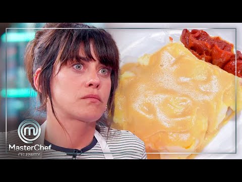 Esta es la versión de la merluza a la romana que ha preparado María León | MasterChef Celebrity 9