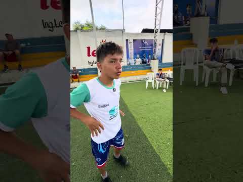 Julio quería hacerle un golazo