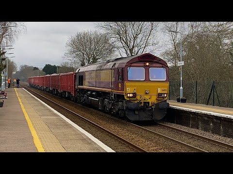 Class 66 66110 passing Eccles Road on freight | 28th February 2023