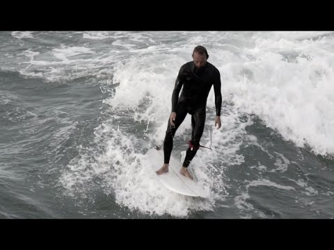 SURFING WITH THE 6´6 LADY TWIN BY @PUKASSURF