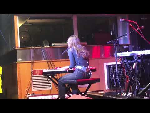 gracie abrams - older (manchester vip 2022)