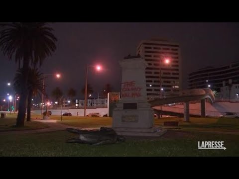 Melbourne, vandalizzata la statua della Regina Vittoria