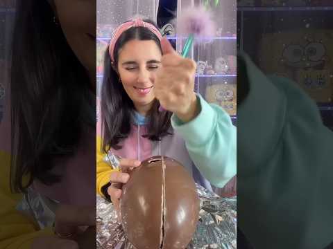 GIULIA APRE L’UOVO E TROVA… 🐣