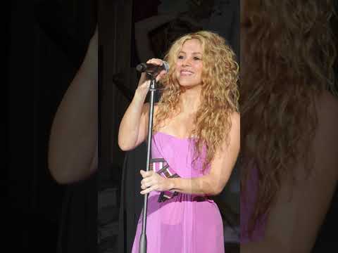 Así es como Shakira sin querer, habría revelado que tiene “algo” con Alejandro Sanz