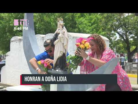 Depositan flores en cementerio de Managua donde descansa Doña Lidia Saavedra - Nicaragua