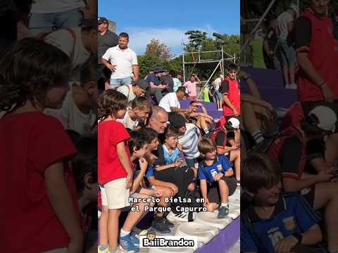 Marcelo Bielsa en los estadios más humildes de Uruguay #shorts