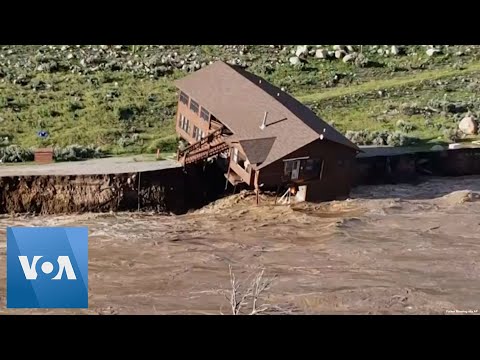 🔵House Falls Into River Near Yellowstone National Park