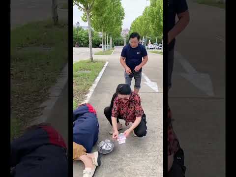 Kind woman help #motivation #positivevibes #lnspiration