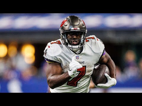 Leonard Fournette Re-Signs With the Bucs video clip