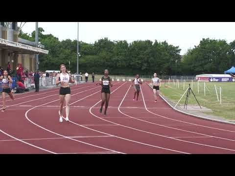 400m under 20 women final South of England Championships 19th June 2022