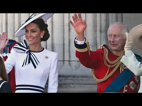 Trooping the Colour : Kate Middleton acclamée à son apparition au balcon de Buckingham Palace
