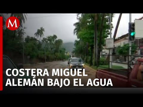 Paso de 'John' provoca deslaves e inundaciones en la costera Miguel Alemán