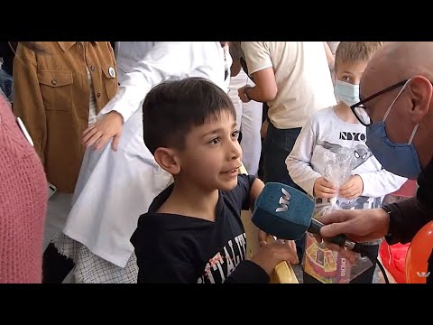 Día de la niñez en Pereira Rossell: niños recibieron regalos y el Sodre estuvo presente