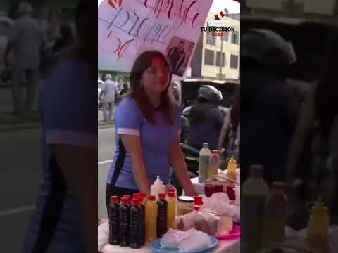 Venta de comida causa furor en locales de votación