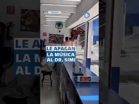 No le gustó la playlist: Harto del volumen, sujeto destroza bocina de farmacia
