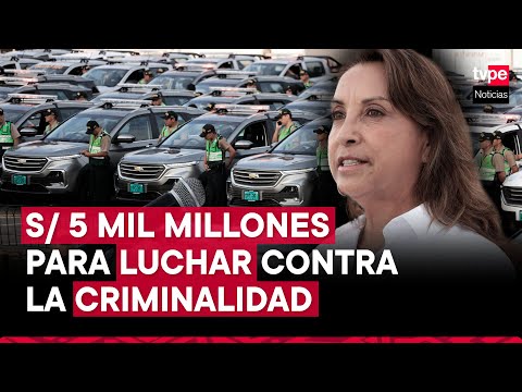 Presidenta Dina Boluarte participa  en entrega de 268 vehículos a la Policía