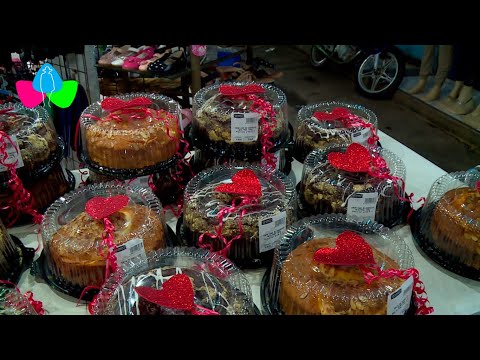Comerciantes del mercado Israel Lewites ofrecen regalos para el día de las madres